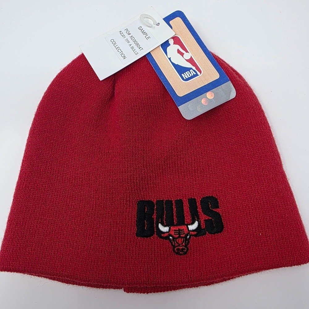 NBA‎ Chicago Bulls Red Knit Beanie Winter Hat Embroidered Logo One Size NWT